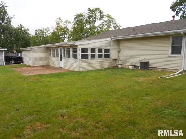 5012 N GRACELAND DR, Peoria, IL 61614-4649
