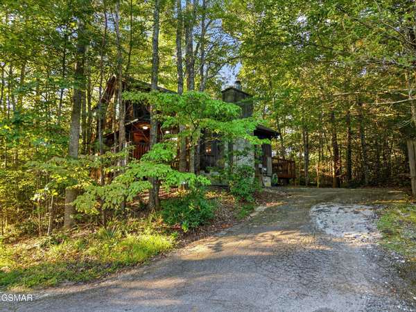 507 Eagle Trail, Gatlinburg, TN 37738