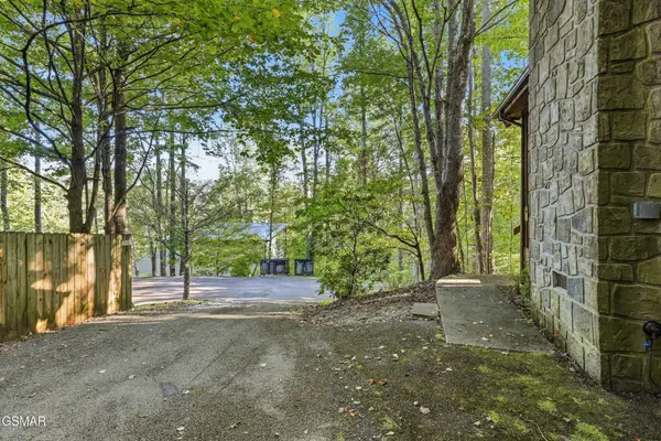 507 Eagle Trail, Gatlinburg, TN 37738