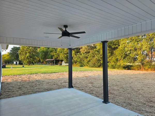 1557 Rowe Gap Rd, Winchester, TN 37398