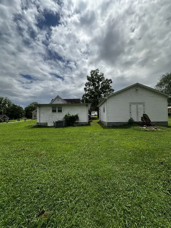 613 E Harp St, Manchester, TN 37355