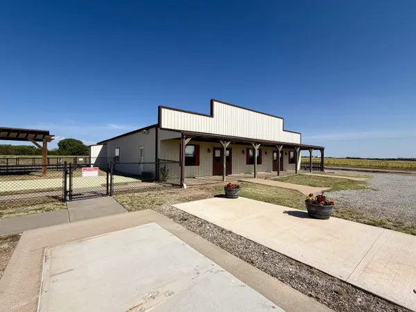 1321 Nine Iron Dr, Anthony, KS 67003