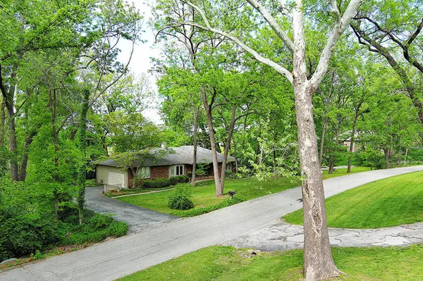 2615 E Melbourne RD, Springfield, MO 65804