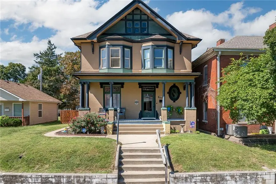 428 N 21st ST, St Joseph, MO 64501