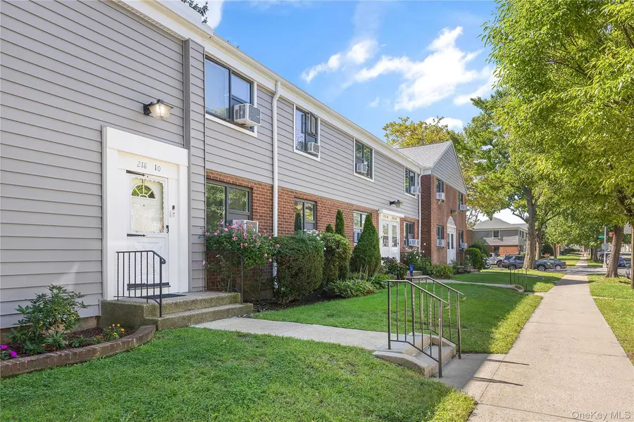218-10 67th AVE #Lower, Bayside, NY 11364