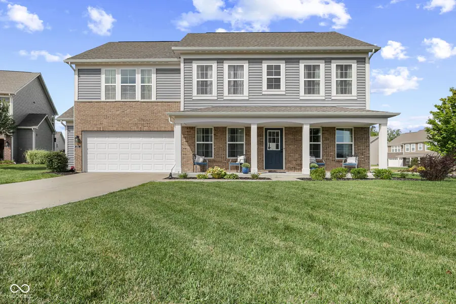 1304 Glen Canyon DR, Greenwood, IN 46143