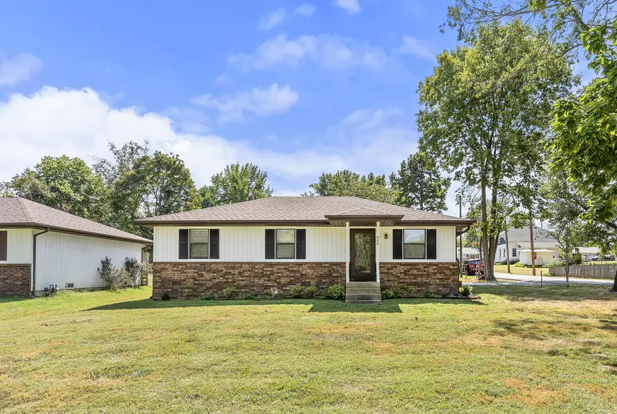 400 E Elm ST, Nixa, MO 65714