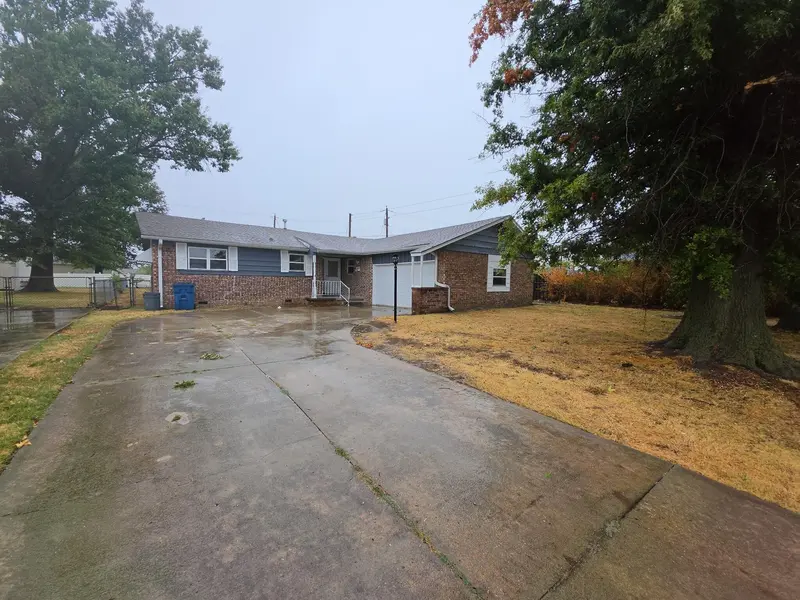 2208 Mc Connell AVE, Joplin, MO 64804