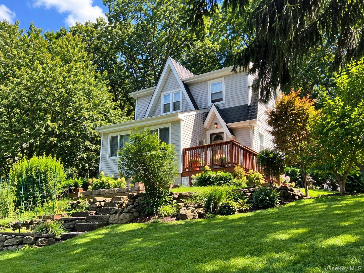 82 Birch DR, Pleasantville, NY 10570