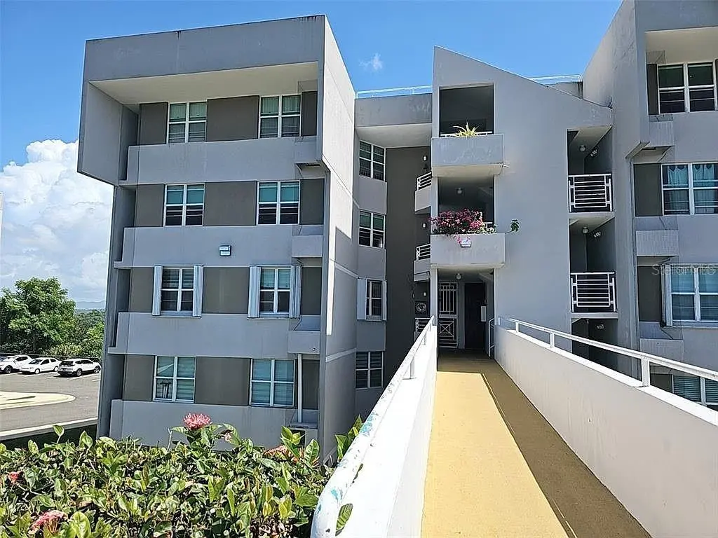 EDIF F APTO 4205 CON. BALCONES DE MONTE REAL, Carolina, PR 00987