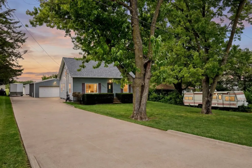 14458 115th AVE, Davenport, IA 52804