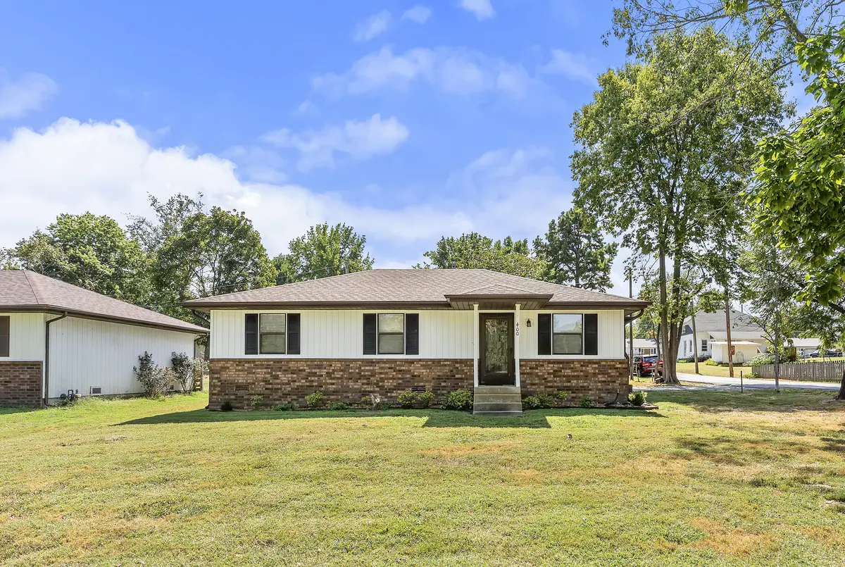 400 E Elm ST, Nixa, MO 65714