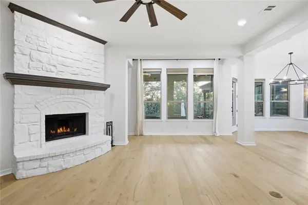 208 Mirafield LN, Austin, TX 78737