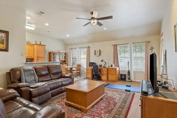 1006 W North Ave, Lampasas, TX 76550