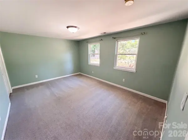 1322 Carolyn DR, Charlotte, NC 28205