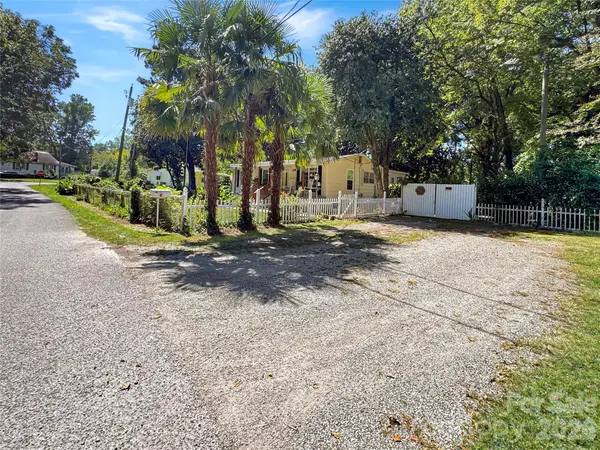 25 Stowe ST, Lowell, NC 28098