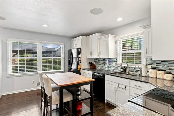 12021 W 100TH ST, Lenexa, KS 66215