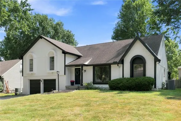 12021 W 100TH ST, Lenexa, KS 66215