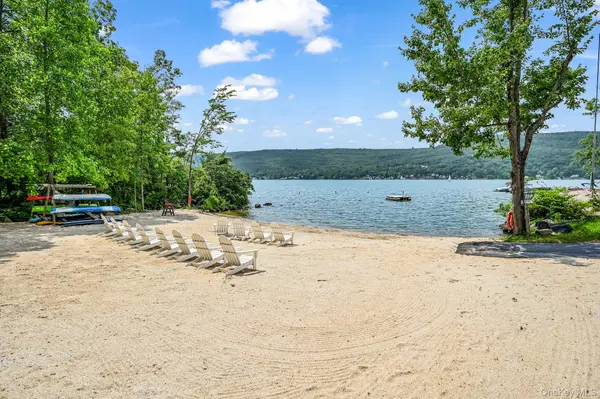 28 Cliff RD, Greenwood Lake, NY 10925