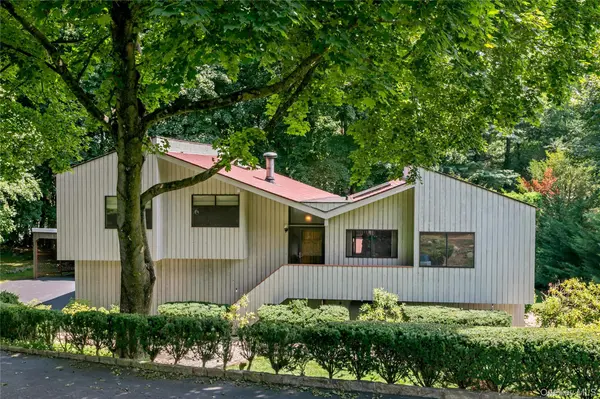 68 Burns PL, Briarcliff Manor, NY 10510