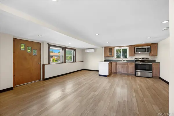 12 Montrose DR, Carmel, NY 10512