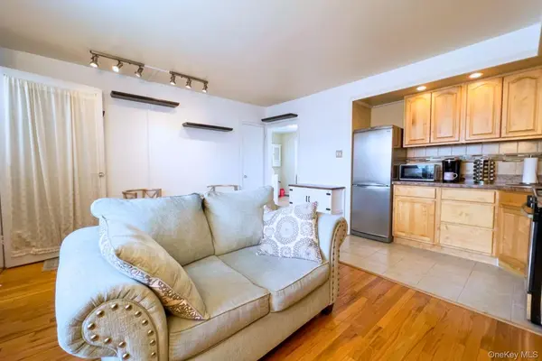 193-02 39 AVE #1, Flushing, NY 11358