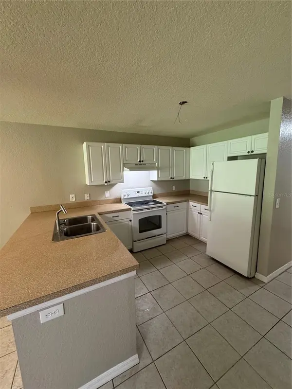 1011 FOX LAKE DR, Lakeland, FL 33809