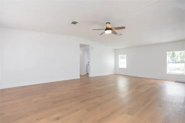 2250 NICHOLS RD, Lithia, FL 33547