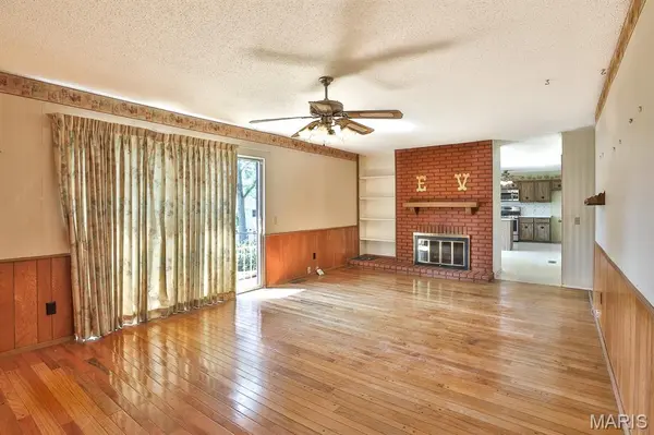 208 Fawn Meadows DR, Ballwin, MO 63011