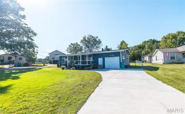 1723 Lakeshore DR, Cuba, MO 65453