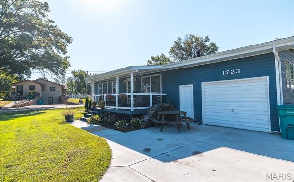 1723 Lakeshore DR, Cuba, MO 65453