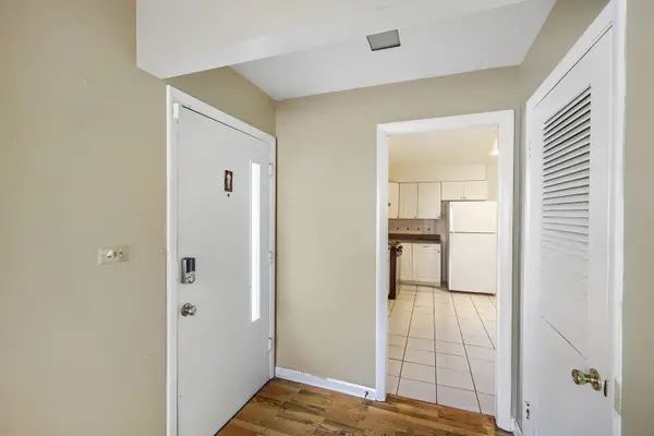 918 S Owen ST, Mount Prospect, IL 60056