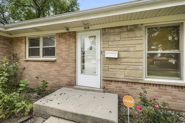 918 S Owen ST, Mount Prospect, IL 60056