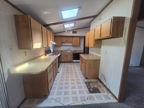 433 25th AVE, East Moline, IL 61244