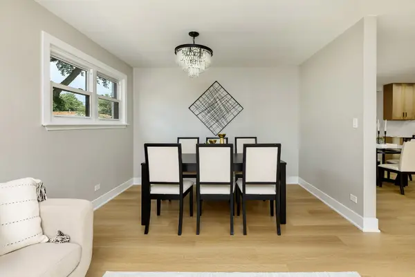 20 Maricopa LN, Hoffman Estates, IL 60169
