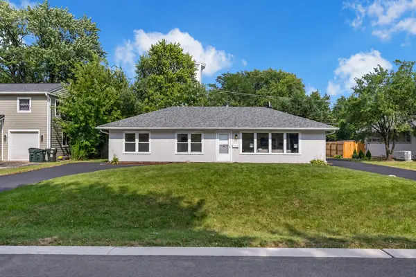 727 SKYLINE DR, Barrington, IL 60010