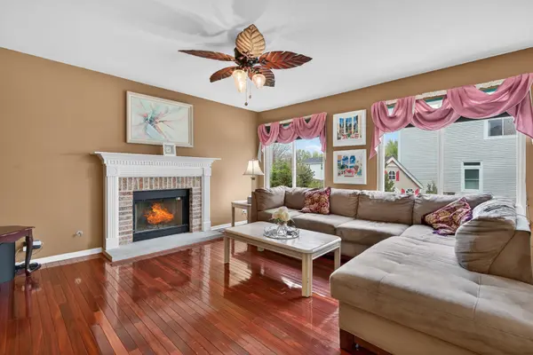 320 Starwood PASS, Lake In The Hills, IL 60156