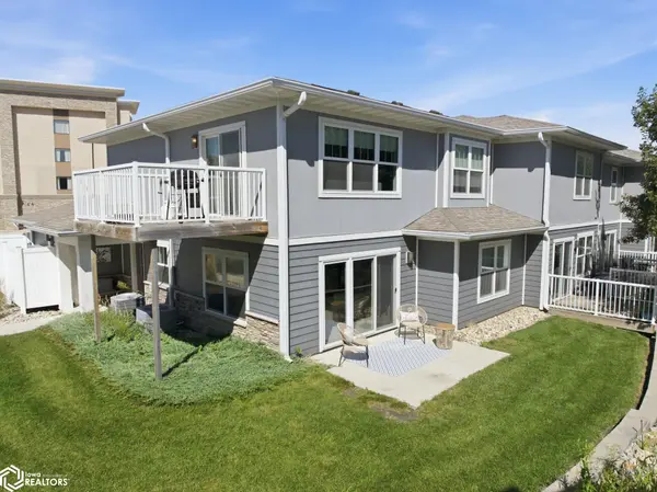 635 Briarstone Dr #10 #10, Mason City, IA 50401