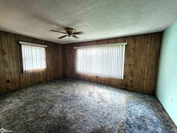 500 S Lucas AVE, Eagle Grove, IA 50533