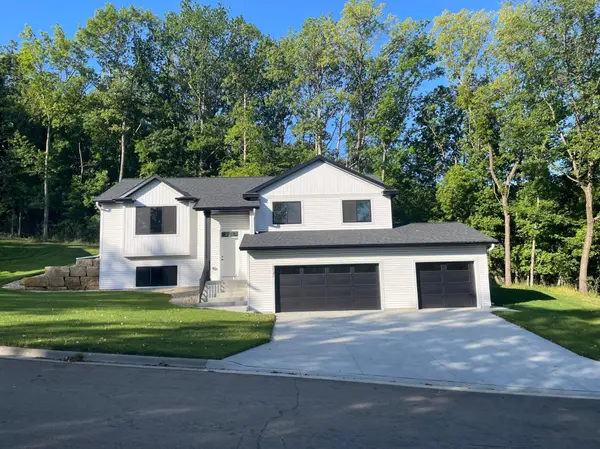 2141 Ponderosa PL SW, Rochester, MN 55902