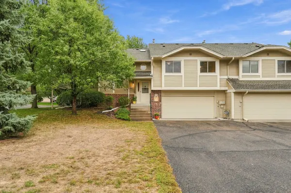 8414 Zinnia LN N, Maple Grove, MN 55369