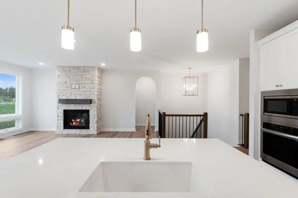 10275 Shadyview N, Maple Grove, MN 55311