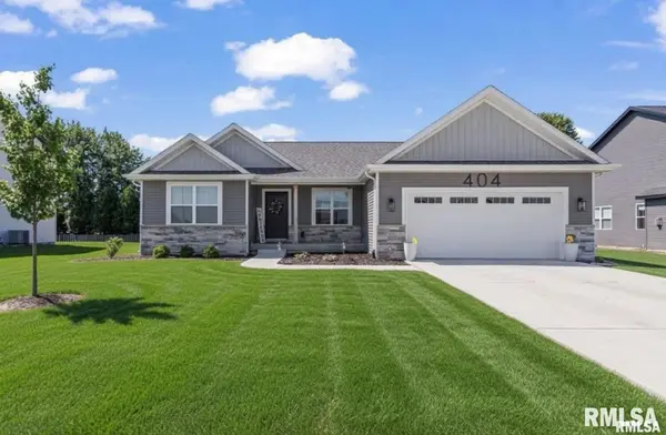 404 Hawks Nest DR, Chatham, IL 62629