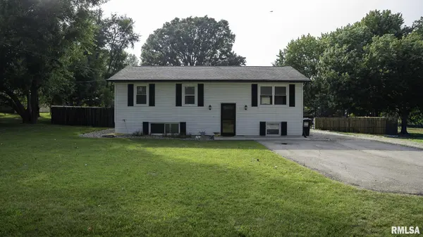 2037 N ASPEN RD, Peoria, IL 61604