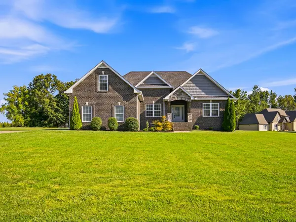 1043 Founders Ln, Portland, TN 37148