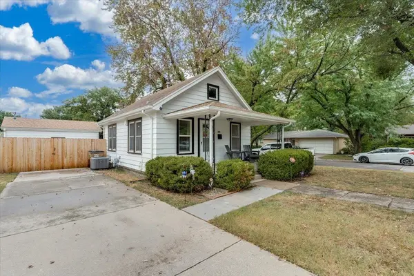 502 N Logan St, Newton, KS 67114
