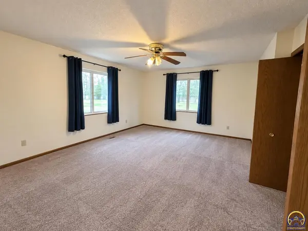 114 W Choctaw St, New Strawn, KS 66839