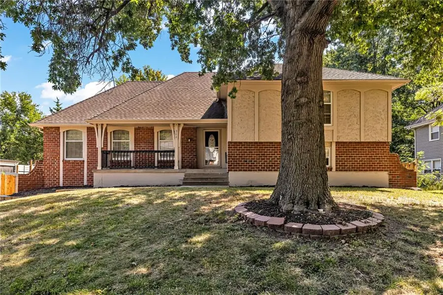 200 NE Locust DR, Blue Springs, MO 64014