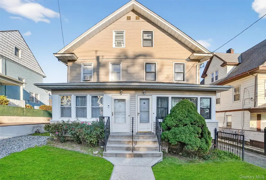 17 Mount Joy PL, New Rochelle, NY 10801