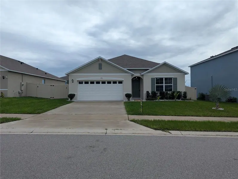 1903 HENIN CIR, Tavares, FL 32778